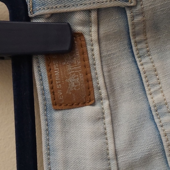 LEVI'S Women's 535 Lightwash Mid Rise Skinny Jeans sz 33 - Picture 6 of 11